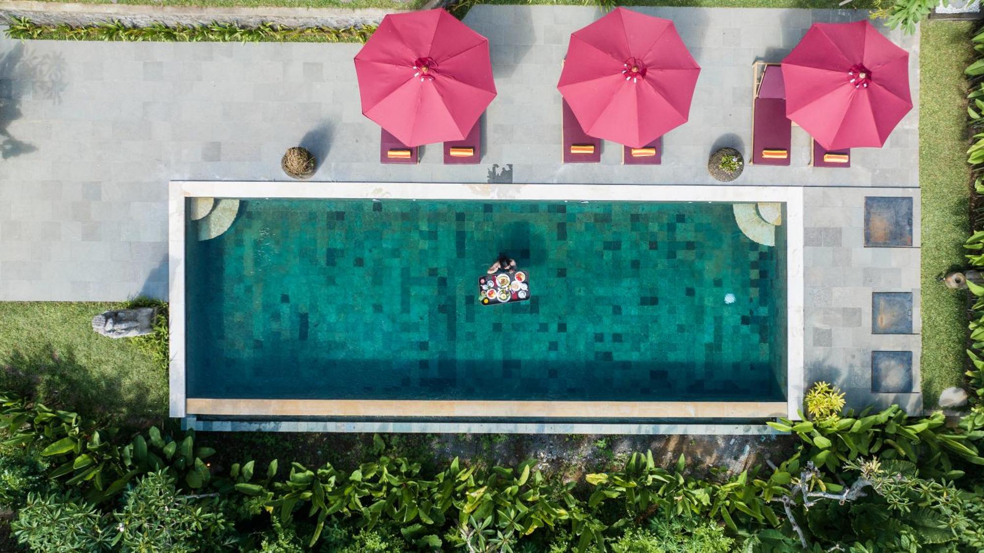 Sanubari Hotel 4*